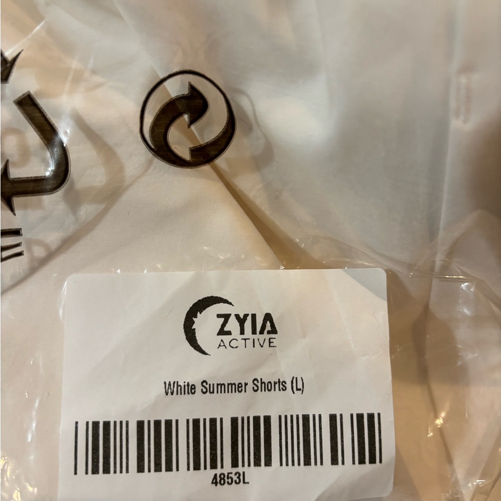 ZYIA White Summer Shorts - Picture 3 of 5